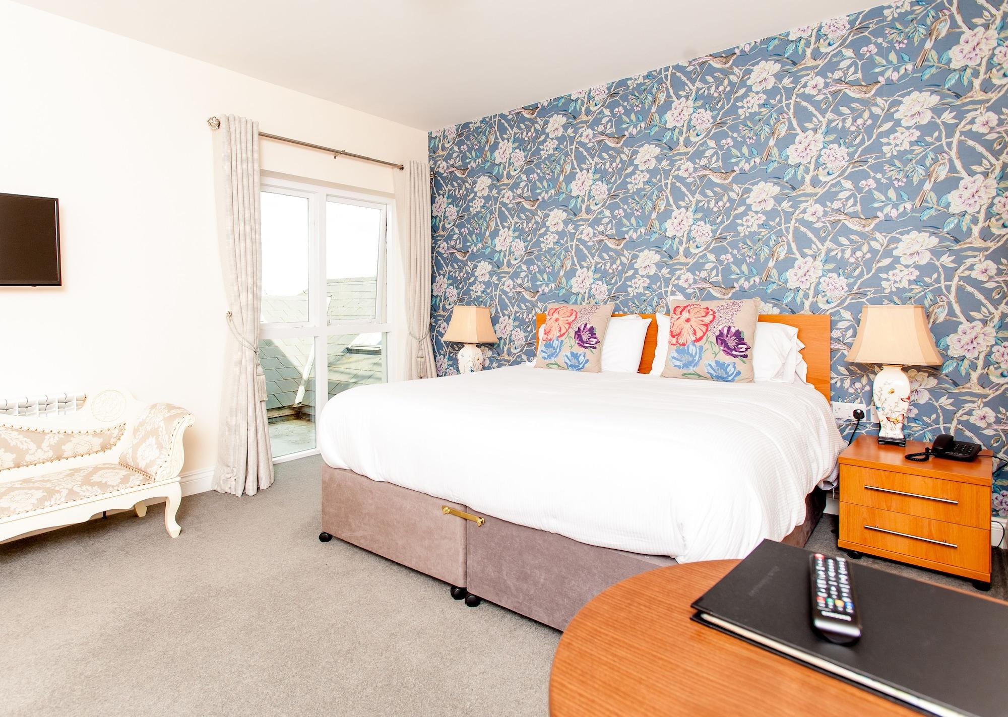 The Beara Coast Hotel Castletownbere Exterior photo