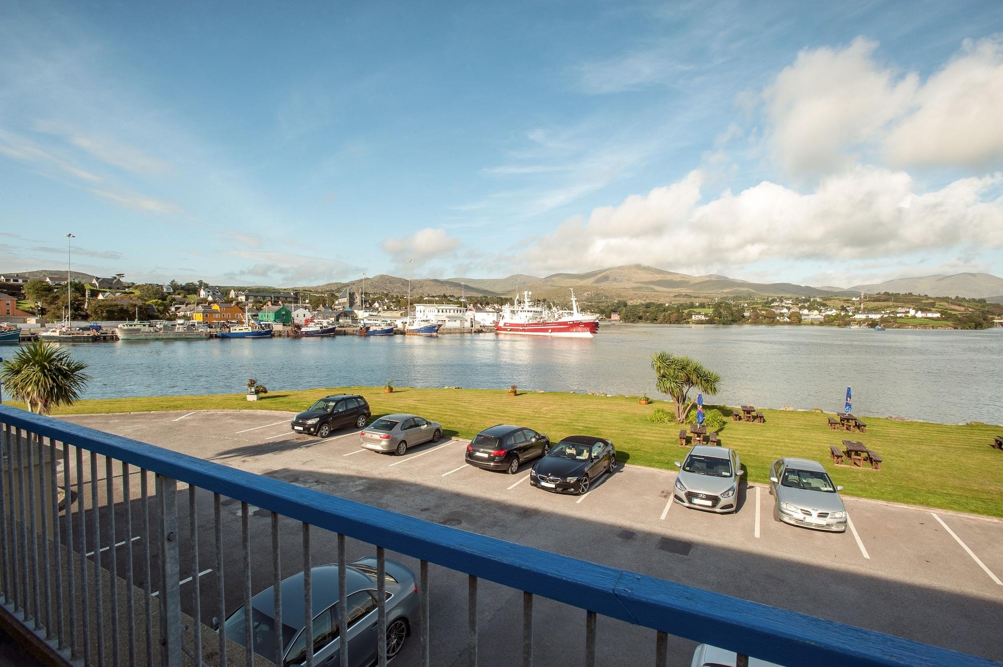 The Beara Coast Hotel Castletownbere Exterior photo