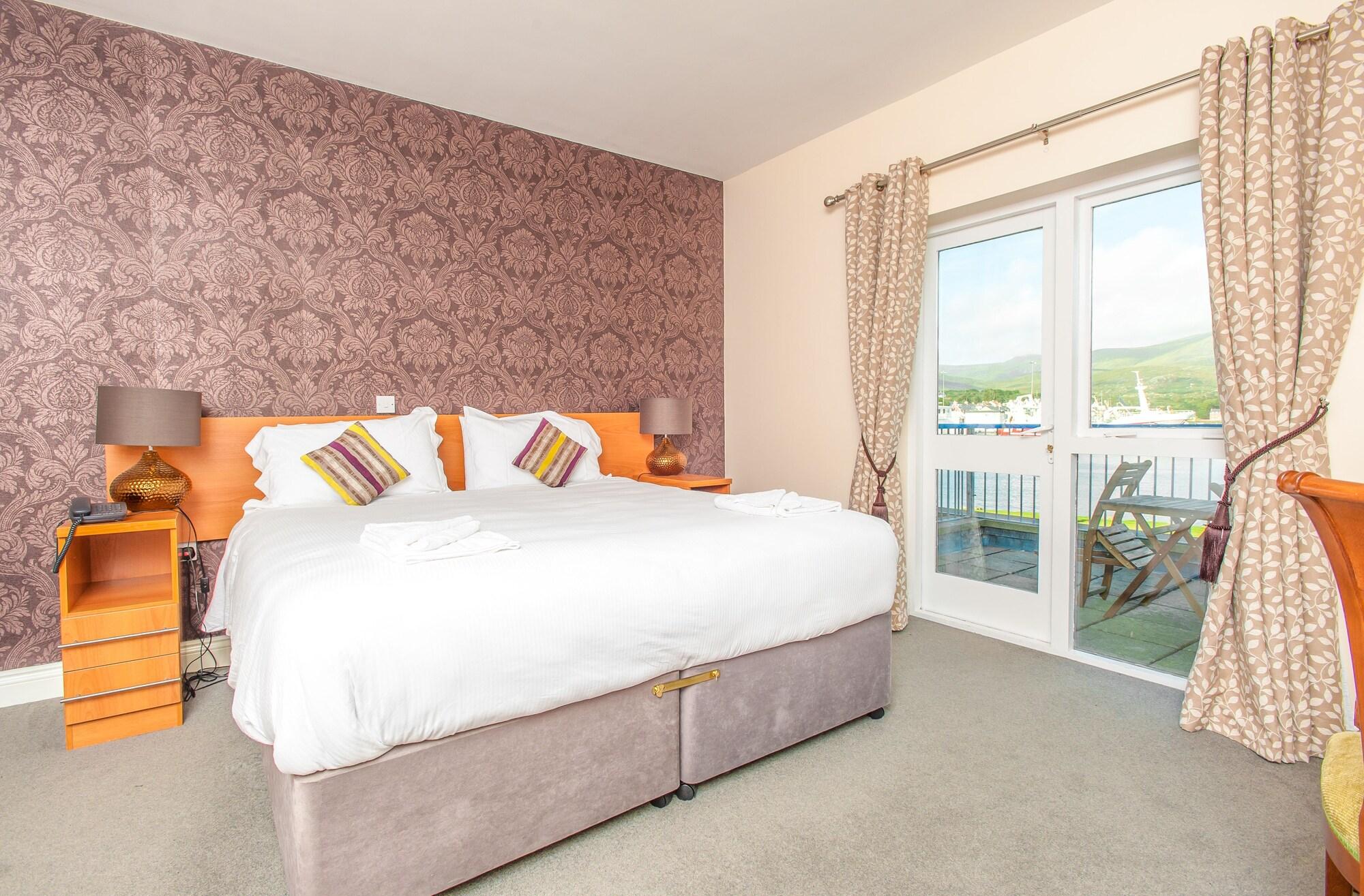 The Beara Coast Hotel Castletownbere Exterior photo