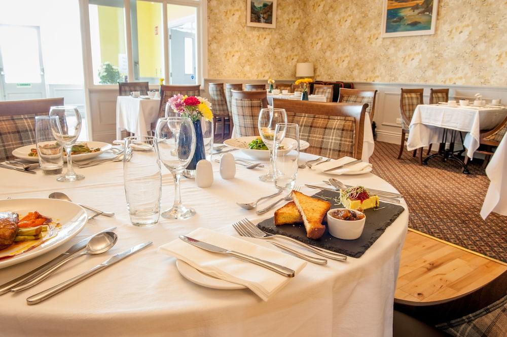 The Beara Coast Hotel Castletownbere Exterior photo