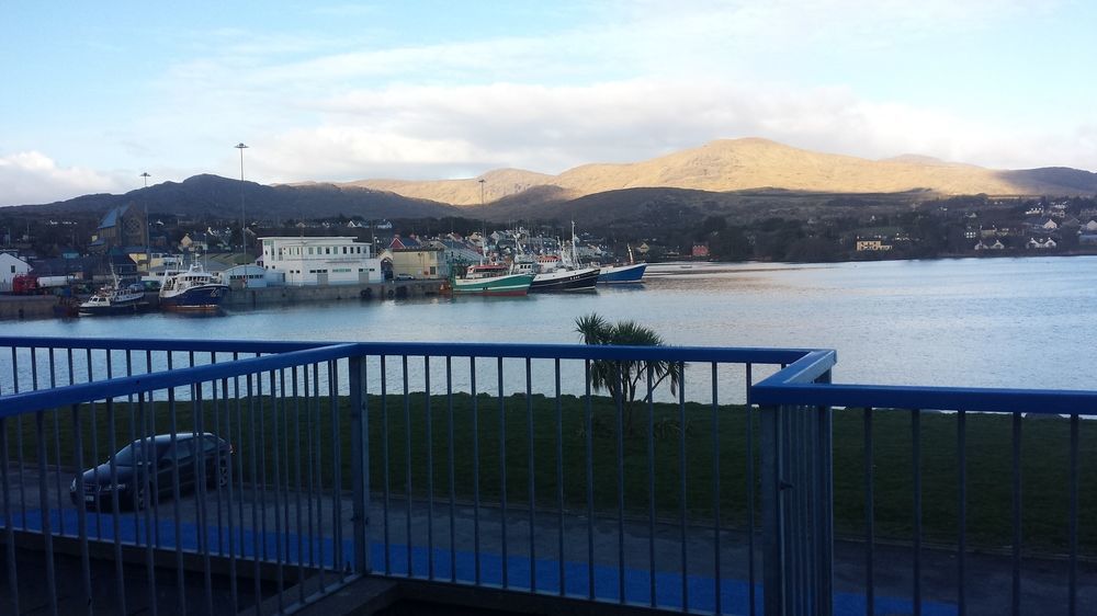 The Beara Coast Hotel Castletownbere Exterior photo