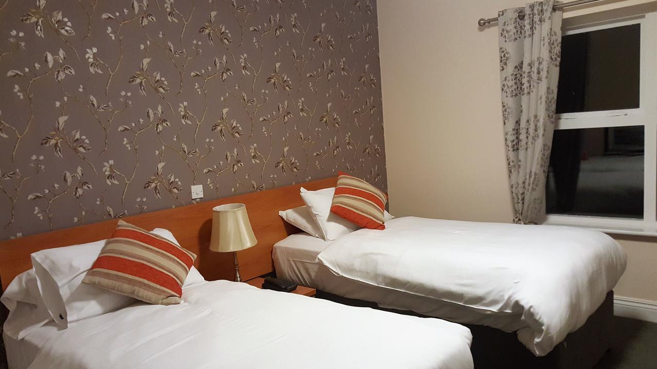 The Beara Coast Hotel Castletownbere Exterior photo